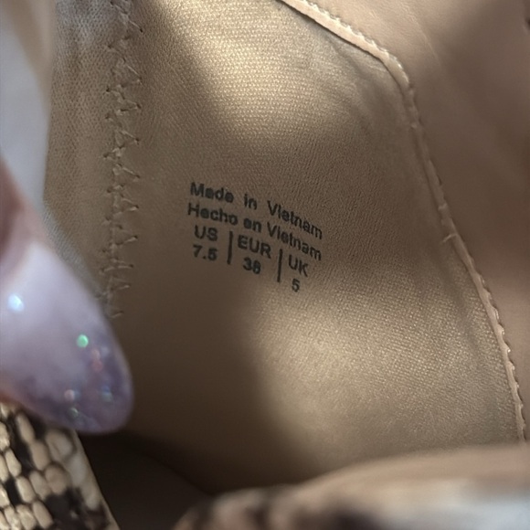 Aldo Python Snakeskin Close toed Slingback Heels — 7.5 - Picture 6 of 7